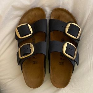 Birkenstock Arizona Big Buckle Nubuck in Midnight